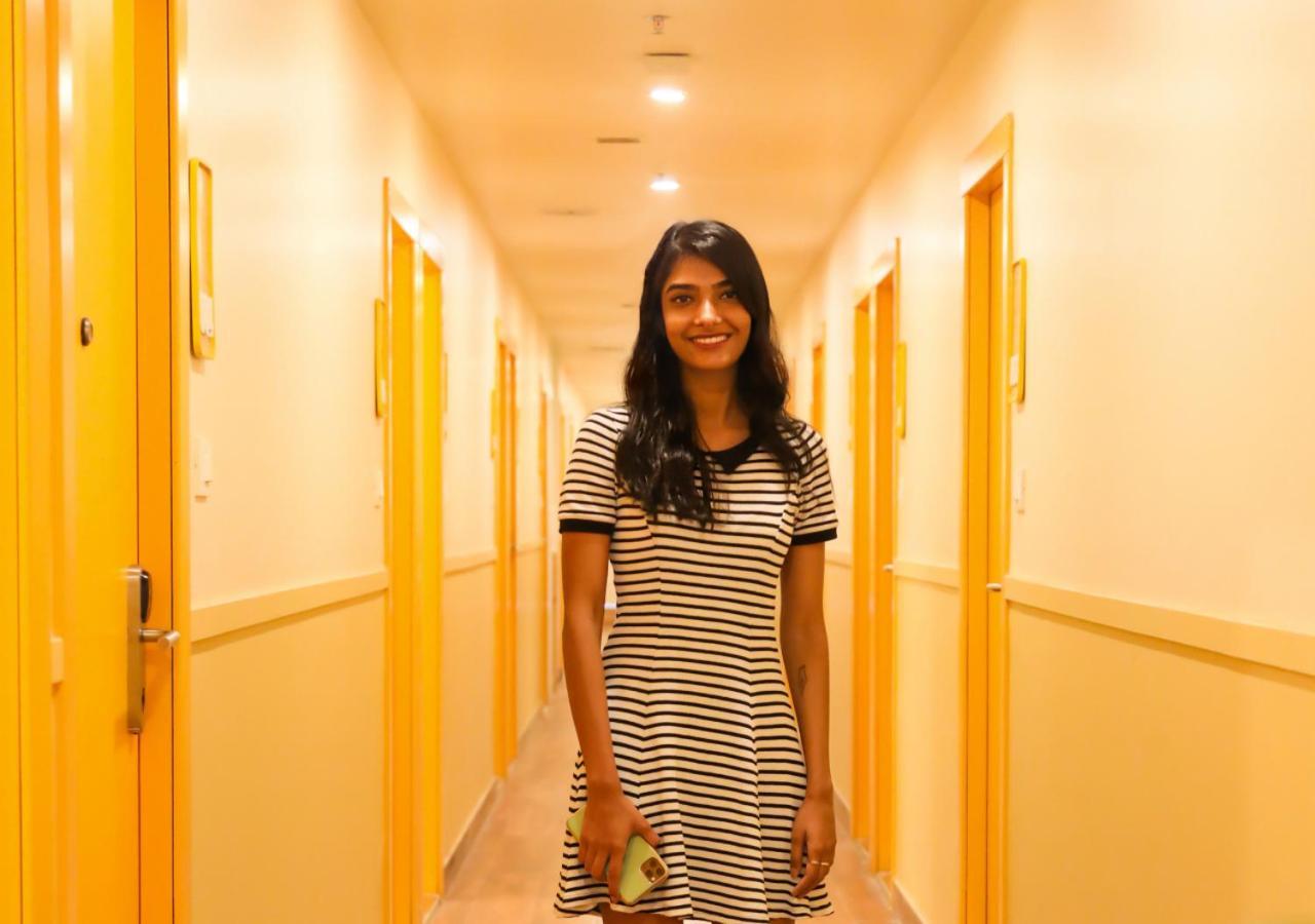 Bloom Hotel - Worli South Мумбай Екстериор снимка