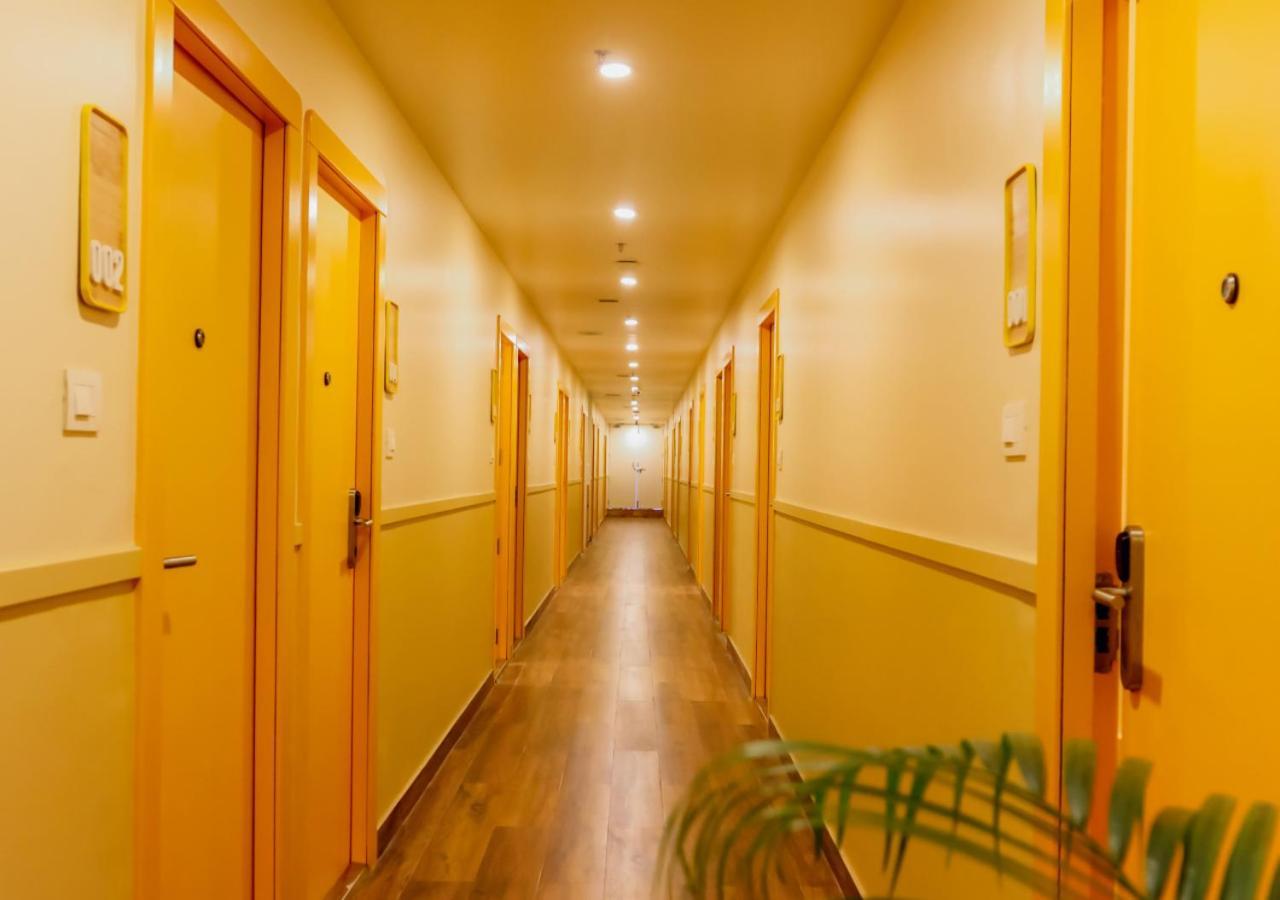 Bloom Hotel - Worli South Мумбай Екстериор снимка