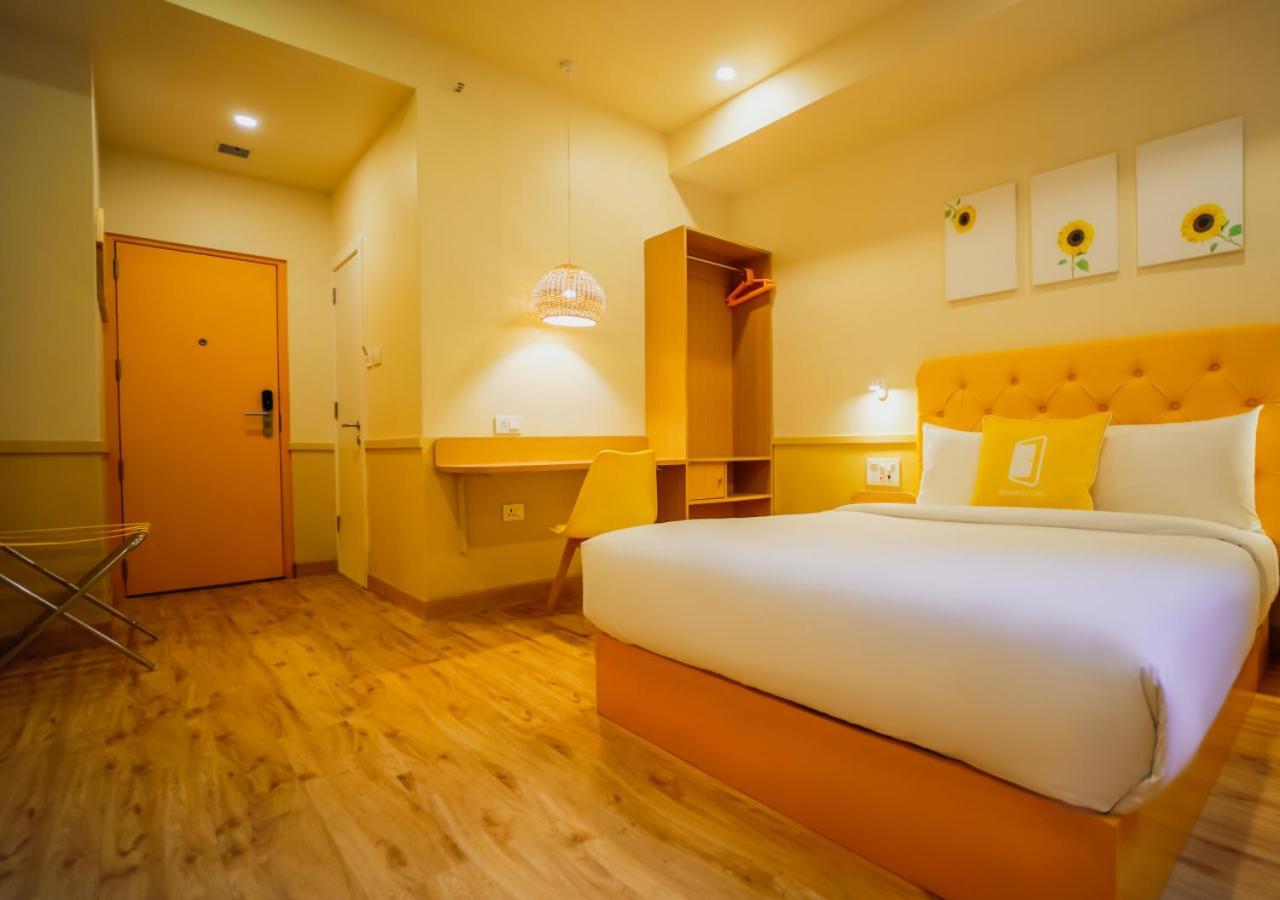Bloom Hotel - Worli South Мумбай Екстериор снимка